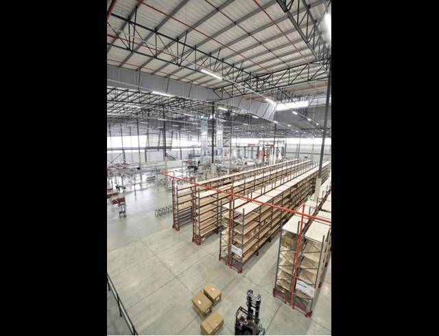26,999M² WAREHOUSE TO LET IN AEROTON